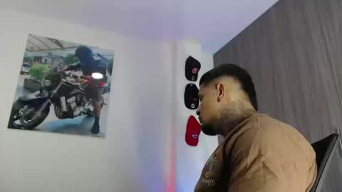 Snapshot of soy_apolo chatting on September 20, 2025, 4:52 pm soy_apolo online show from September 20, 2025, 4:52 pm