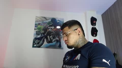 Snapshot of soy_apolo chatting on September 21, 2025, 5:03 pm soy_apolo online show from September 21, 2025, 5:03 pm