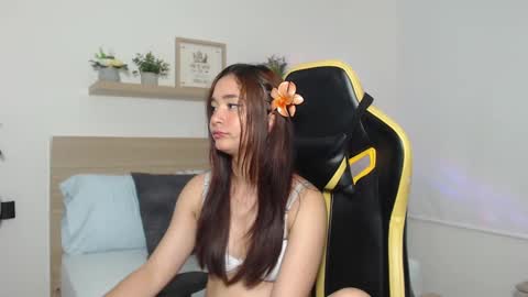 Snapshot of soy_mariana_ chatting on January 30, 2025, 8:54 am M A R I A N A online show from January 30, 2025, 8:54 am