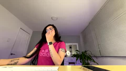 Luisa    online show from January 21, 2025, 11:45 pm