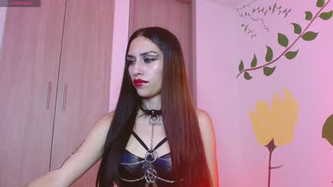 Snapshot of soysilvanna_ chatting on February 7, 2025, 12:42 am online show from February 7, 2025, 12:42 am