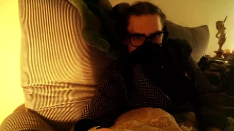 Snapshot of spacegirl42o chatting on December 31, 2024, 12:11 am Spacegirl online show from December 31, 2024, 12:11 am