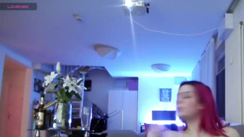 Snapshot of spacegirl42o chatting on February 6, 2025, 10:32 pm Spacegirl online show from February 6, 2025, 10:32 pm