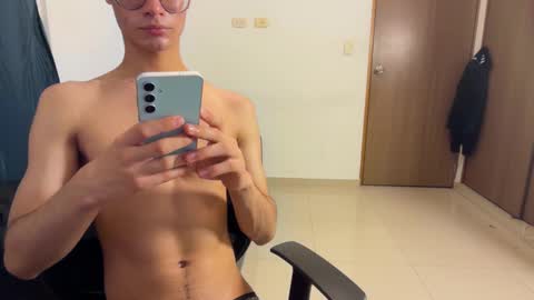 Snapshot of spaiseebuhnaanuh chatting on September 15, 2025, 9:53 am Roger online show from September 15, 2025, 9:53 am