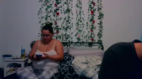 Snapshot of spanishcouple4255 chatting on October 23, 2025, 4:45 am spanishcouple4255 online show from October 23, 2025, 4:45 am
