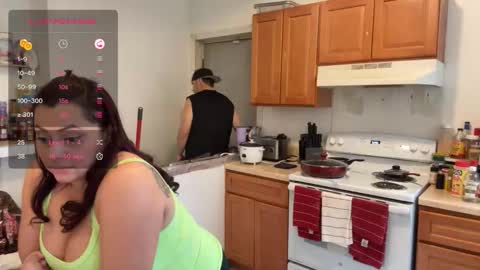 spanishcouple4255 online show from November 26, 2025, 5:47 pm