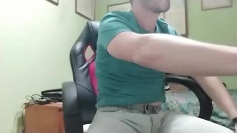 Manu  online show from November 19, 2025, 5:07 am