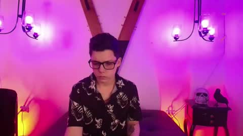 spencerm_ online show from November 19, 2025, 9:37 pm