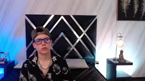 spencerm_ online show from December 1, 2025, 7:52 pm