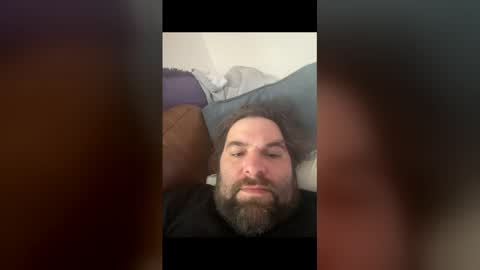 Snapshot of spendermender chatting on December 18, 2025, 3:07 pm spendermender online show from December 18, 2025, 3:07 pm