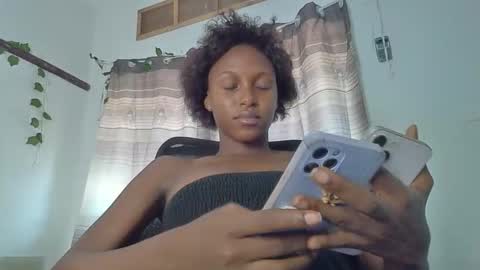 Snapshot of spicebae256 chatting on October 2, 2025, 9:16 am Smiles online show from October 2, 2025, 9:16 am