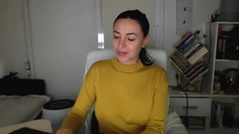 Carla online show from October 28, 2025, 2:20 pm