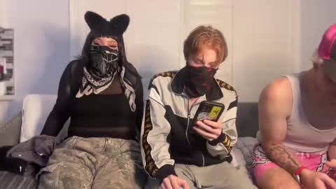 Snapshot of spicey_twins_tv chatting on October 25, 2025, 1:13 am spicey_twins_tv online show from October 25, 2025, 1:13 am
