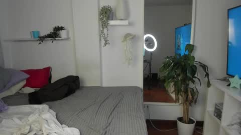 spider_baby_ online show from December 16, 2025, 12:04 am