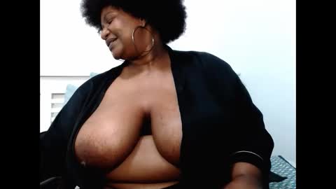 Snapshot of splendidtalitha chatting on November 4, 2025, 10:31 pm SplendidTalitha online show from November 4, 2025, 10:31 pm