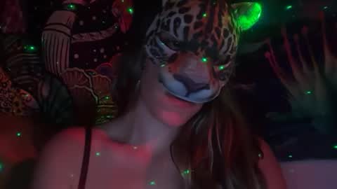 Snapshot of spottedbeauty chatting on October 31, 2025, 9:21 am spottedbeauty online show from October 31, 2025, 9:21 am