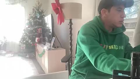 spun4feet online show from December 16, 2025, 3:39 pm