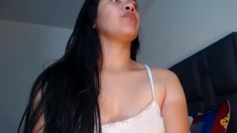 Snapshot of squirt_milk_ chatting on January 30, 2025, 5:30 am Carolainss online show from January 30, 2025, 5:30 am