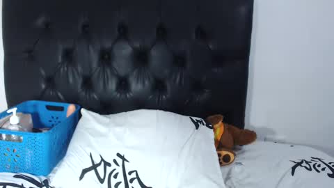 Snapshot of squirtgirl_hot chatting on December 23, 2024, 11:14 am Amber Vega online show from December 23, 2024, 11:14 am