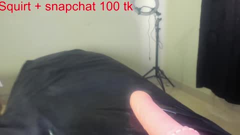 Snapshot of squirtle_girl chatting on December 25, 2024, 7:24 pm Lizzy online show from December 25, 2024, 7:24 pm