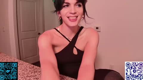 Snapshot of squrlgurl chatting on February 18, 2025, 1:54 am Earthling Gurl Michelle Allergy online show from February 18, 2025, 1:54 am