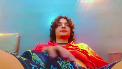 ethan online show from November 18, 2025, 5:06 pm