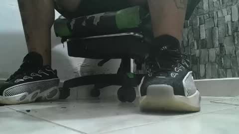 sr master cum its my old account online show from November 19, 2025, 12:10 am