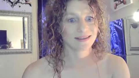 Snapshot of sstacey1 chatting on February 9, 2025, 6:33 am SStacey1 online show from February 9, 2025, 6:33 am