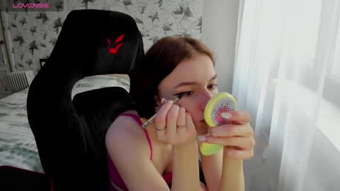 Stacey GMT5 Mo Tu We Th Fr Sa 3am -10am online show from January 27, 2025, 11:00 pm