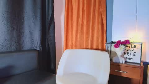 Snapshot of staceygraves_ chatting on February 27, 2025, 5:15 pm online show from February 27, 2025, 5:15 pm