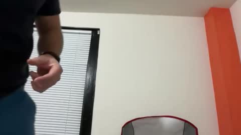 Snapshot of stackwavey chatting on December 21, 2025, 2:51 am Stack online show from December 21, 2025, 2:51 am