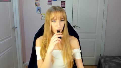 Snapshot of stacy_riiver chatting on December 23, 2024, 8:11 am Stacy Mon Tue Wed Thu Fri Sun GMT GMT 3 1000am - 0400pm  online show from December 23, 2024, 8:11 am