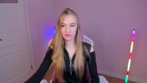 Snapshot of stacy_riiver chatting on February 10, 2025, 8:09 am Stacy Mon Tue Wed Thu Fri Sun GMT GMT 3 1000am - 0400pm  online show from February 10, 2025, 8:09 am