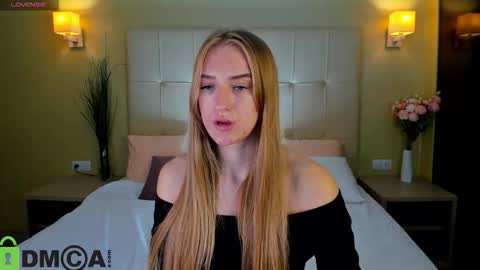 Snapshot of stacy_riiver chatting on September 17, 2025, 7:21 am Stacy Mon Tue Wed Thu Fri Sun GMT GMT 3 1000am - 0400pm  online show from September 17, 2025, 7:21 am