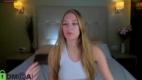 Snapshot of stacy_riiver chatting on September 19, 2025, 9:11 am Stacy Mon Tue Wed Thu Fri Sun GMT GMT 3 1000am - 0400pm  online show from September 19, 2025, 9:11 am