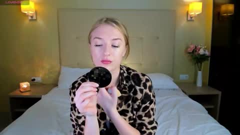 Stacy Mon Tue Wed Thu Fri Sun GMT GMT 3 1000am - 0400pm  online show from November 14, 2025, 9:30 am