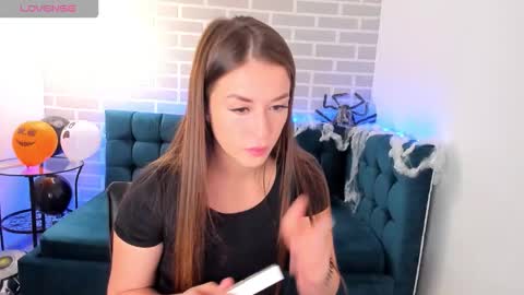 Snapshot of stacywells chatting on October 29, 2025, 1:30 am Stacy online show from October 29, 2025, 1:30 am