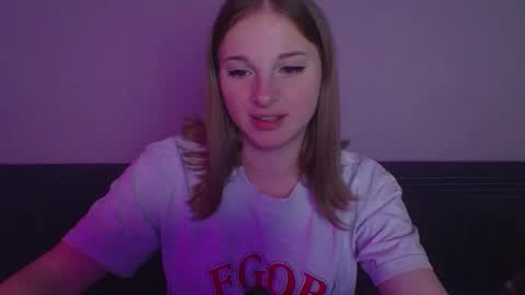 star_girlish online show from October 30, 2025, 8:42 pm