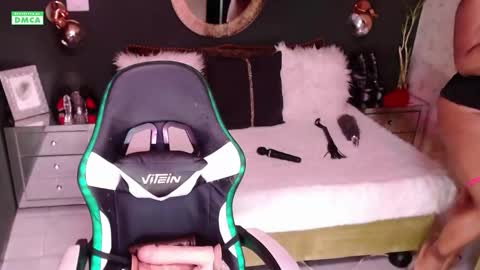 Snapshot of starhappy chatting on September 14, 2025, 1:38 am Welcome Im VICTORIA Your love is my passion activate my love and moaning with your tips and enjoy with me online show from September 14, 2025, 1:38 am