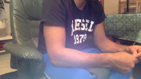 Snapshot of starpizzle chatting on October 1, 2025, 4:57 pm Starpizzle online show from October 1, 2025, 4:57 pm