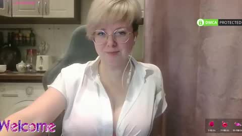 Snapshot of stasya_07 chatting on March 10, 2025, 8:34 pm Stasya online show from March 10, 2025, 8:34 pm