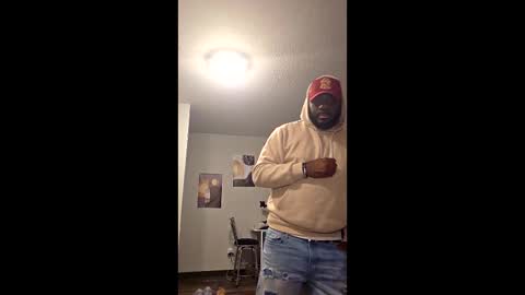 stayinalive1992 online show from December 16, 2025, 4:06 am