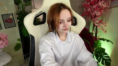 MONICA online show from November 5, 2025, 1:55 pm