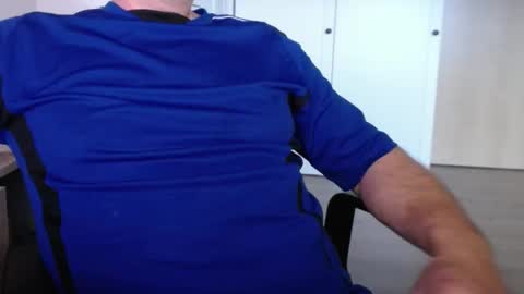 Snapshot of stefan2580 chatting on December 17, 2024, 8:01 am Stefan online show from December 17, 2024, 8:01 am