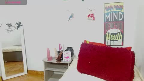 Snapshot of stefanny_taylor chatting on December 6, 2024, 5:11 pm Stefanny online show from December 6, 2024, 5:11 pm