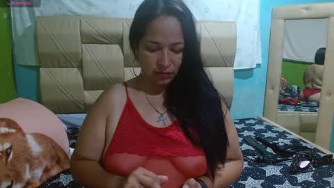 Snapshot of stefanny_taylor chatting on October 16, 2025, 9:38 pm Stefanny online show from October 16, 2025, 9:38 pm