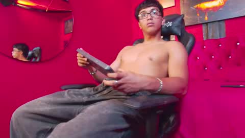 Stefano online show from December 18, 2025, 6:58 pm