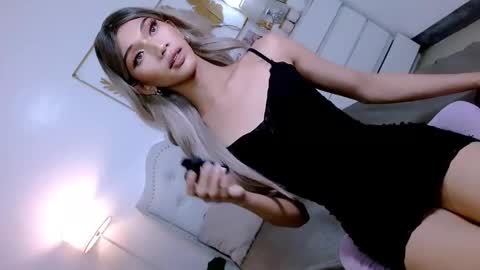 Snapshot of steffani_deluxe chatting on December 21, 2024, 2:47 pm STEF online show from December 21, 2024, 2:47 pm