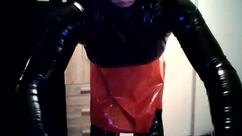 steffaniemoosbach online show from December 4, 2025, 4:27 pm