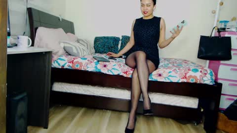 Snapshot of stefi_alizon chatting on December 2, 2024, 3:47 am Zuly online show from December 2, 2024, 3:47 am